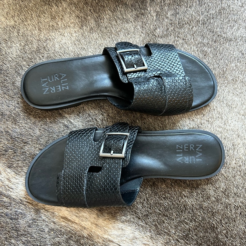 Naturalizer Leather Croc-Embossed Slides 8/38